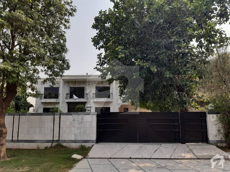 2 Kanal Attractive Bungalow Available for Rent in Phase 3 DHA Defence