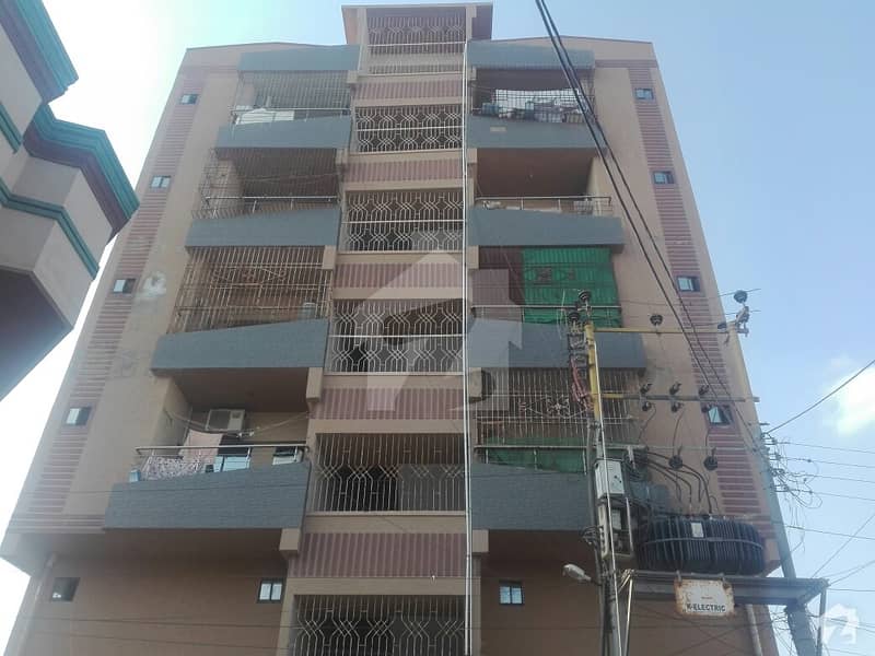 گلشنِ معمار - سیکٹر آر گلشنِ معمار گداپ ٹاؤن کراچی میں 3 کمروں کا 6 مرلہ فلیٹ 68 لاکھ میں برائے فروخت۔