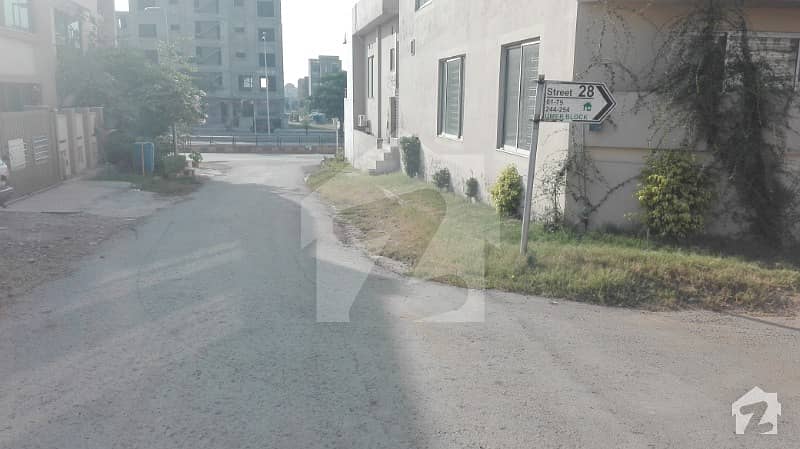 Abubaker Block Corner Plot Very Good Location Only At 54 Lacs