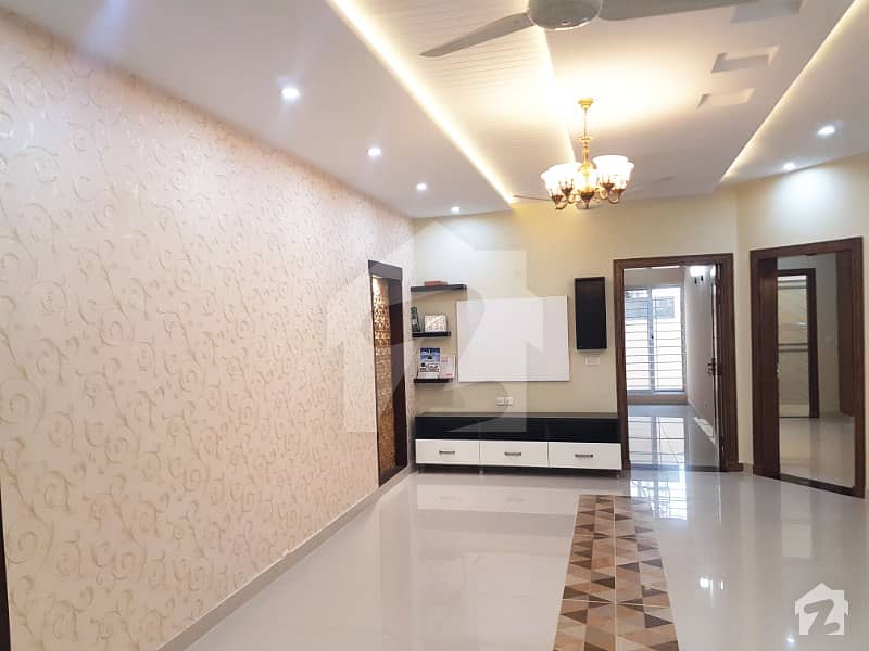 3 Beds Upper Portion Of 10 Marla Available For Rent In Bahria Town