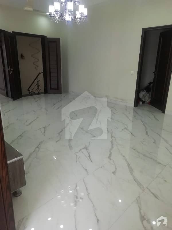 Brand New Luxury Lower Lock 10 Marla Upper Portion For Rent In  Gas And Electricity And Park And Lgs School Other Facilities And Play Ground In Available Near Ring Rode Near Phase 5 DHA
