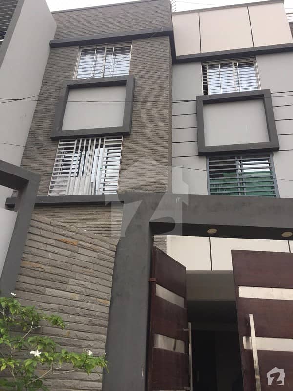 4 Rooms First Floor Portion For Sale Just Opposite To Jheel Park Tariq Road