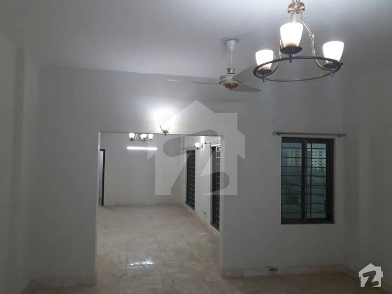 Superb Open View 12 Marla 4 Beds Flat On 3rd Floor For Sale In Askari 11 Lahore At Cheaper Rate With Gas