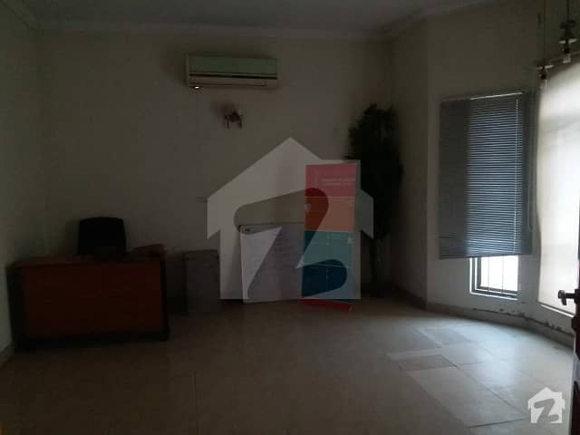 Two Kanal Upper Portion Silent Office And Residents With 4 Rooms Attach Bath