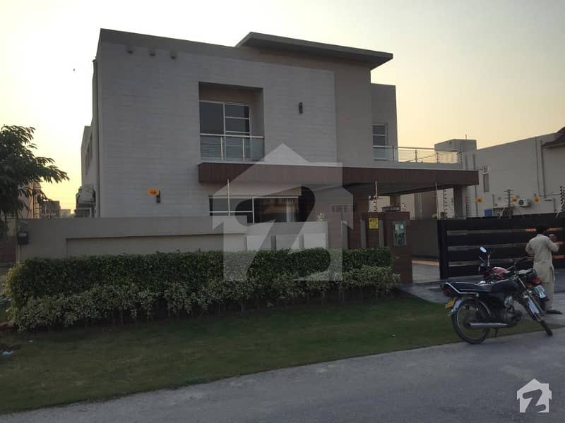 ڈی ایچ اے فیز 6 - بلاک سی فیز 6 ڈیفنس (ڈی ایچ اے) لاہور میں 5 کمروں کا 1 کنال مکان 5.95 کروڑ میں برائے فروخت۔
