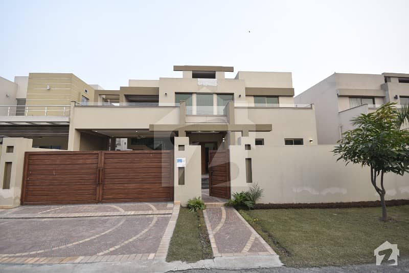 01 KANAL BRAND NEW LUXURY HOUSE AVAILABLE FOR SALE IN STATE LIFE HOUSING SOCIETY