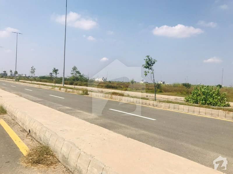1 Kanal Plot For Sale In Good Location Lahore Facing Park