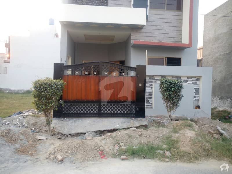 بسم اللہ ہاؤسنگ سکیم لاہور میں 3 کمروں کا 3 مرلہ مکان 55 لاکھ میں برائے فروخت۔