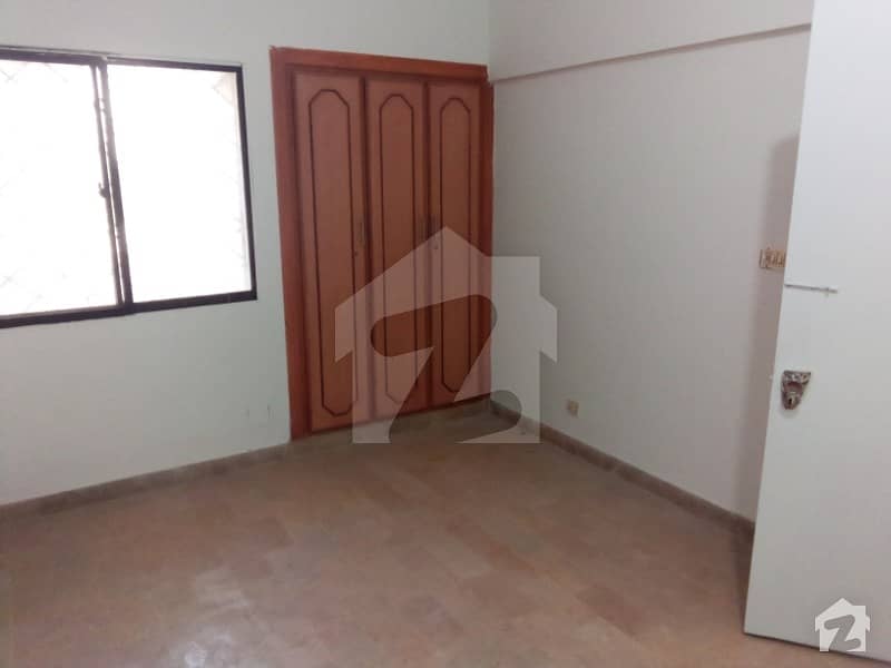 PHA apartment 3 bed DD with 2 bathrooms ground floor flat available for rent at 35000.