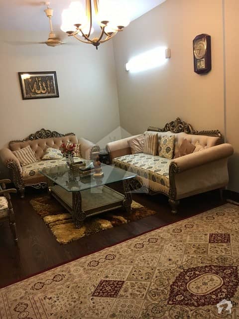 کلفٹن ۔ بلاک 4 کلفٹن کراچی میں 3 کمروں کا 10 مرلہ فلیٹ 2.5 کروڑ میں برائے فروخت۔