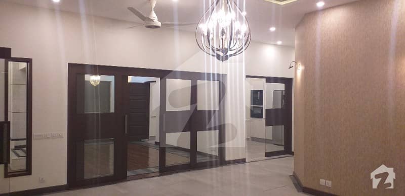 ڈی ایچ اے فیز 7 - بلاک آر فیز 7 ڈیفنس (ڈی ایچ اے) لاہور میں 5 کمروں کا 1 کنال مکان 4.1 کروڑ میں برائے فروخت۔