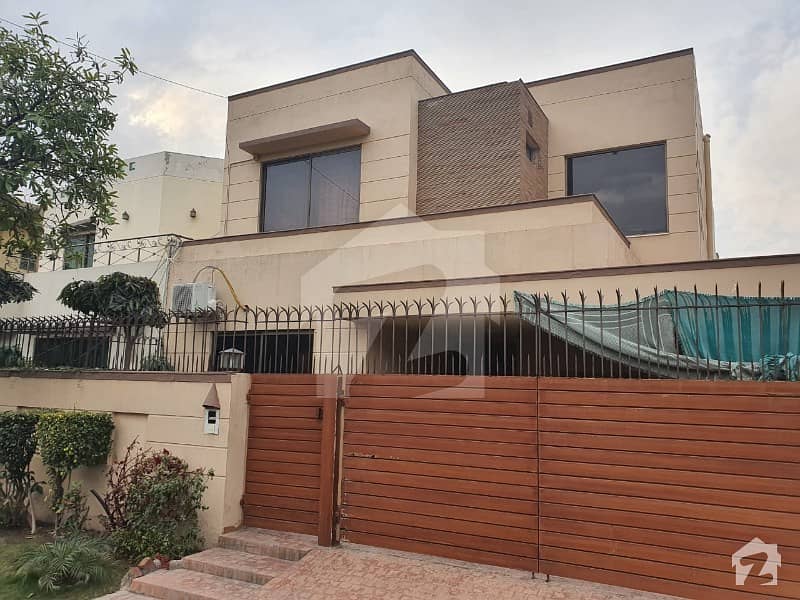 DHA Phase 4 10 Marla House For Sale