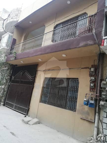 خیابانِ سرسید راولپنڈی میں 6 کمروں کا 4 مرلہ مکان 1.25 کروڑ میں برائے فروخت۔