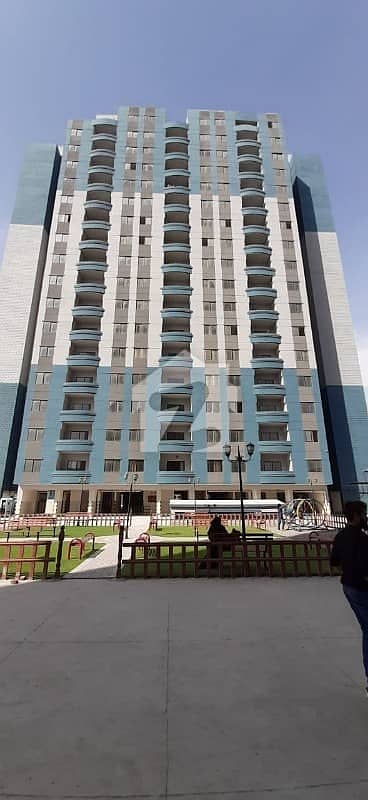 نعمان ریزیڈینشیا گلشنِ اقبال ٹاؤن کراچی میں 4 کمروں کا 18 مرلہ پینٹ ہاؤس 1.4 کروڑ میں برائے فروخت۔