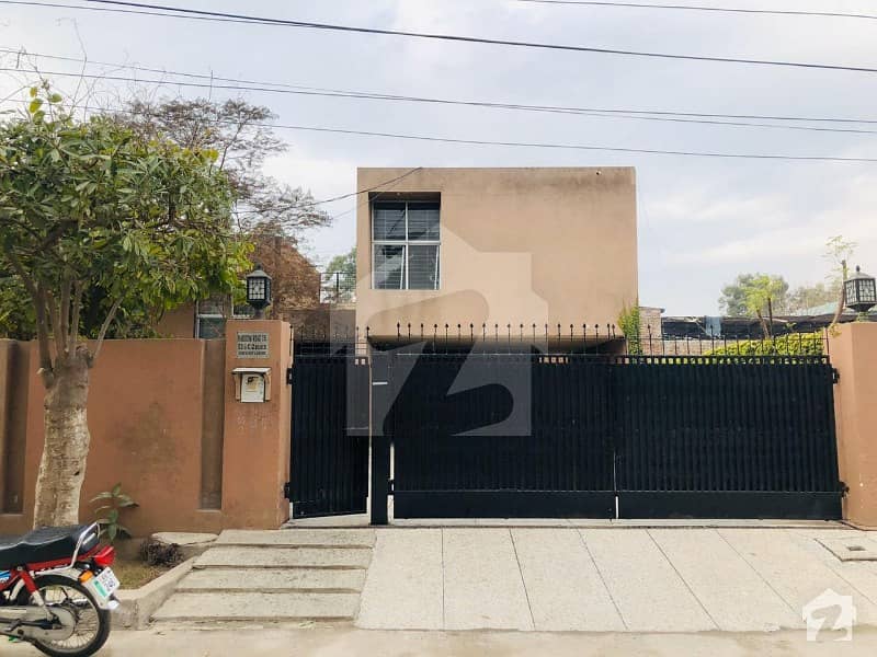 1 Kanal Semi Commercial  House For Sale - Main Collage Back Side House Owner Built