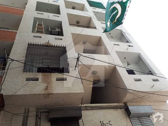 Studio Apart 2Bed Lounge 450sqft Very Well Maintain 1st Floor Small Bukhari Comm Ideal For Small Family Or Working Person. . RENT