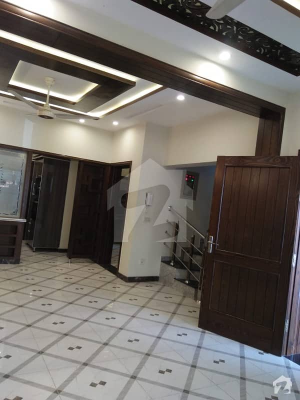 بحریہ ٹاؤن ۔ بلاک اے اے بحریہ ٹاؤن سیکٹرڈی بحریہ ٹاؤن لاہور میں 3 کمروں کا 5 مرلہ مکان 1.4 کروڑ میں برائے فروخت۔