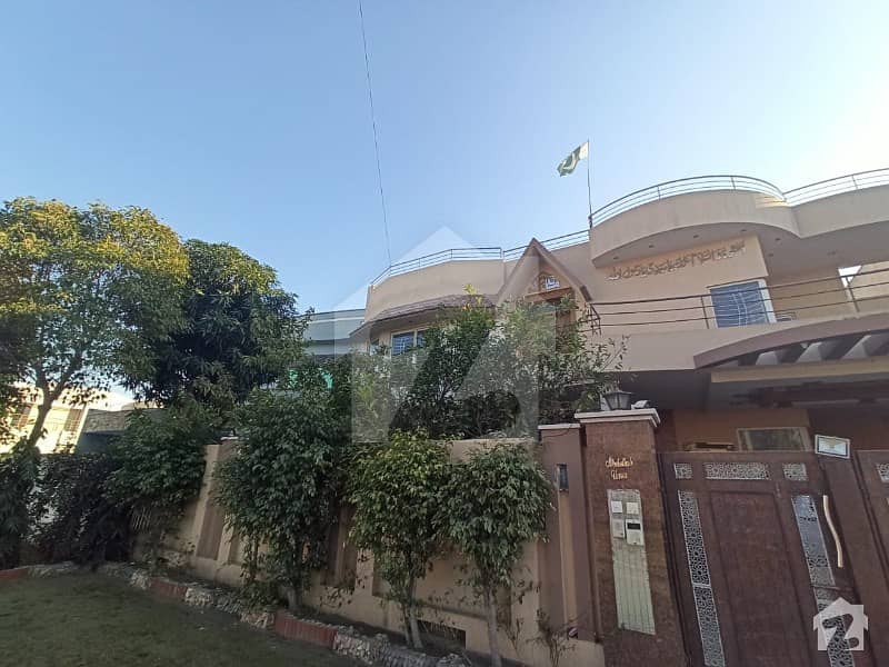 ویلینشیاء ۔ بلاک ای ویلینشیاء ہاؤسنگ سوسائٹی لاہور میں 3 کمروں کا 1 کنال بالائی پورشن 50 ہزار میں کرایہ پر دستیاب ہے۔