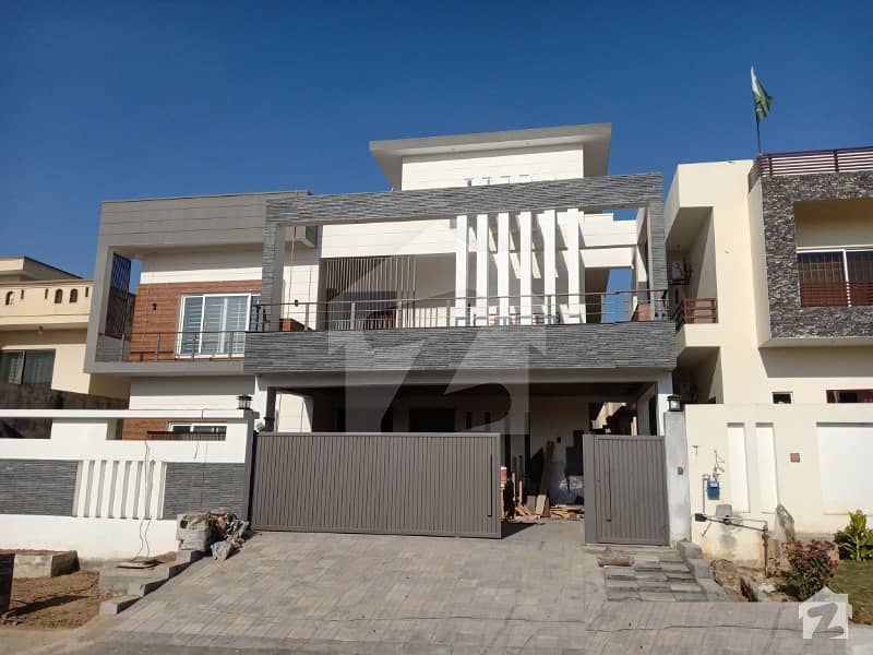 Stunning 1 Kanal Brand New Luxurious House For Sale