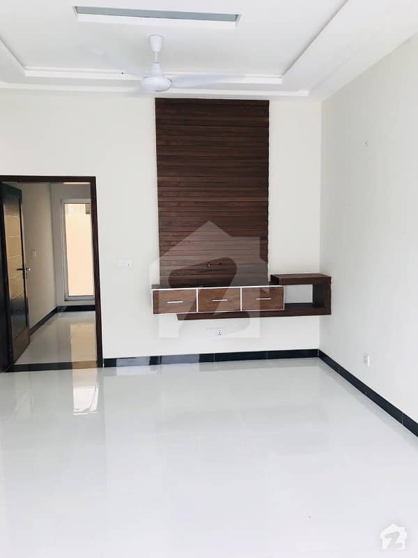 5 Marla Upper Portion For Rent At VIP Location In BB Block Bahria Town Lahore