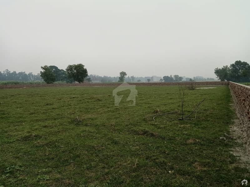 Commercial Plot Is Available For Sale GT Road, Gujrat ID20950037