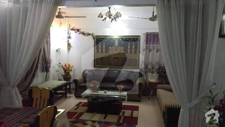 محمود آباد کراچی میں 4 کمروں کا 6 مرلہ زیریں پورشن 1 کروڑ میں برائے فروخت۔