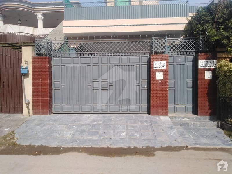 حیات آباد فیز 2 حیات آباد پشاور میں 7 کمروں کا 1 کنال مکان 5 کروڑ میں برائے فروخت۔