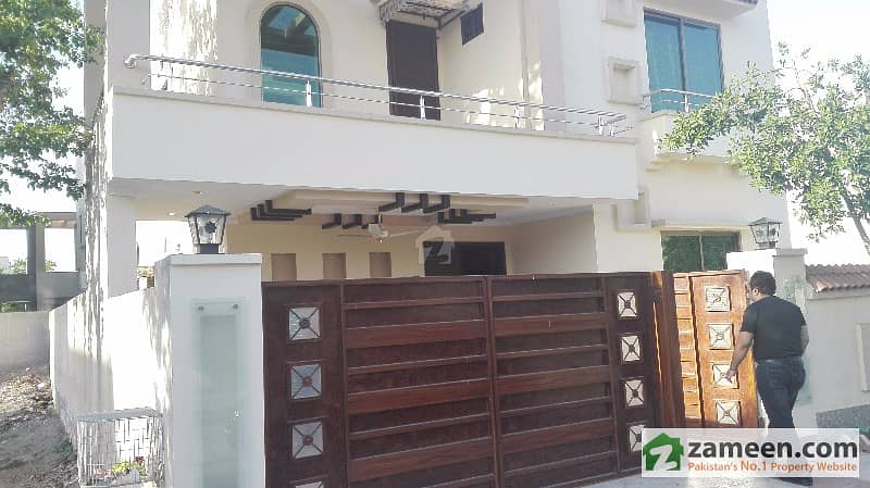 Al- Mairaj Group Offers Marvelous Designed Owner Built 10 Marla Semi Furnish New House For Sale