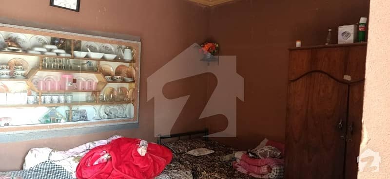 کینٹ مردان میں 4 کمروں کا 10 مرلہ مکان 59.8 لاکھ میں برائے فروخت۔
