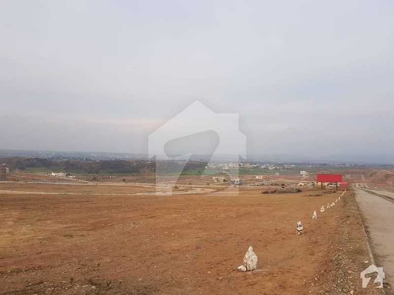 One kanal three plots in Sector F1 Phase 5