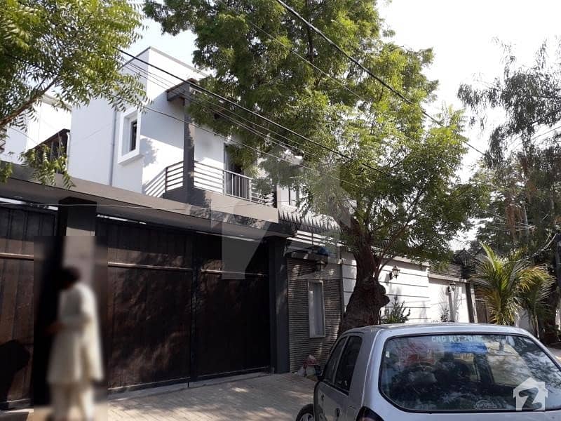 ہل پارک کراچی میں 5 کمروں کا 9 مرلہ مکان 6.5 کروڑ میں برائے فروخت۔