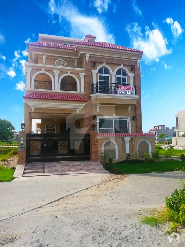 Near Main Road 5 Marla House Available For Sale At Prime Location In Low Price