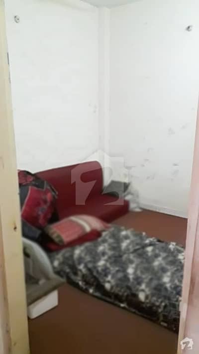 کچا جیل روڈ لاہور میں 2 کمروں کا 2 مرلہ فلیٹ 17.5 لاکھ میں برائے فروخت۔
