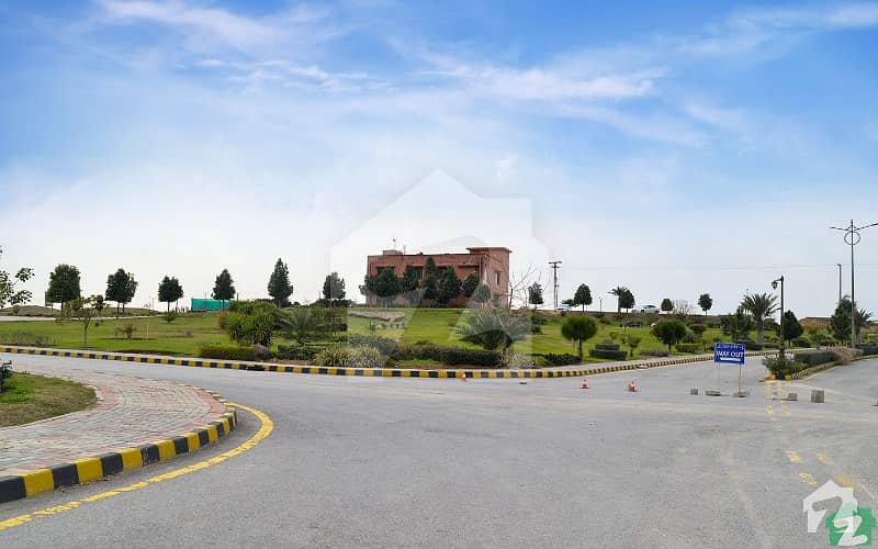بلیو ورلڈ سٹی چکری روڈ راولپنڈی میں 11 مرلہ رہائشی پلاٹ 12 لاکھ میں برائے فروخت۔
