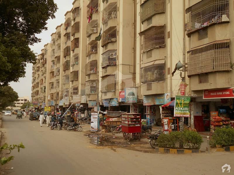 گلستانِِ جوہر ۔ بلاک 17 گلستانِ جوہر کراچی میں 3 کمروں کا 6 مرلہ فلیٹ 80 لاکھ میں برائے فروخت۔
