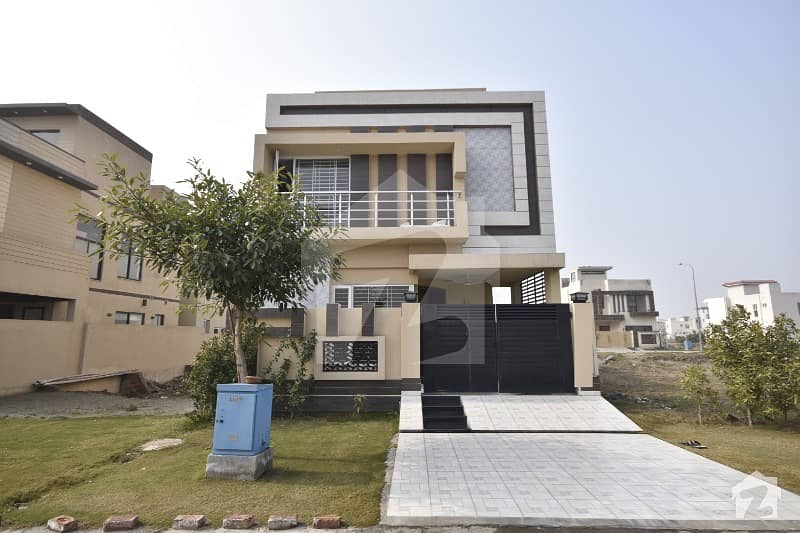05 MARLA BRAND NEW NEAR MAIN ROAD AWESOME HOUSE AVAILABLE FOR SALE IN DHA 9 TOWN