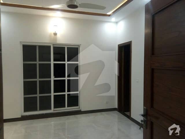 9.5 House Fore Rent In Green City