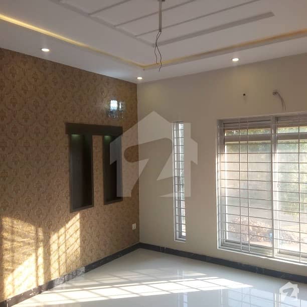 10 Marla Beautiful Brand New At Ideal Location Near Jasmine Mall House Is Available For Rent