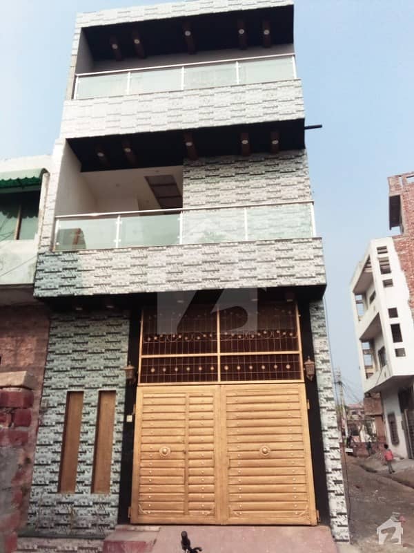 سیٹلائٹ ٹاون فیروزپور روڈ لاہور میں 4 کمروں کا 4 مرلہ مکان 78 لاکھ میں برائے فروخت۔