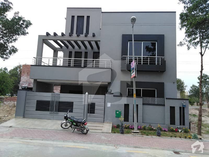 12 MARLA CORNER HOUSE AVAILABLE IN GULBAHAR BLOCK SECTOR C BAHRIA TOWN LAHORE