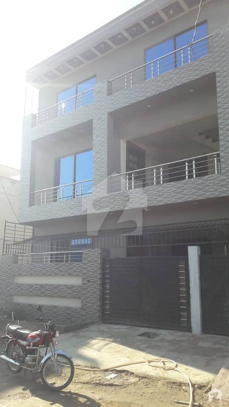 ائیرپورٹ ہاؤسنگ سوسائٹی راولپنڈی میں 4 کمروں کا 6 مرلہ مکان 1.25 کروڑ میں برائے فروخت۔