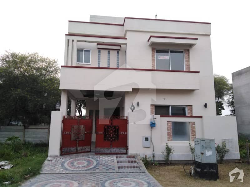 ڈی ایچ اے فیز 5 ڈیفنس (ڈی ایچ اے) لاہور میں 3 کمروں کا 5 مرلہ مکان 58 ہزار میں کرایہ پر دستیاب ہے۔
