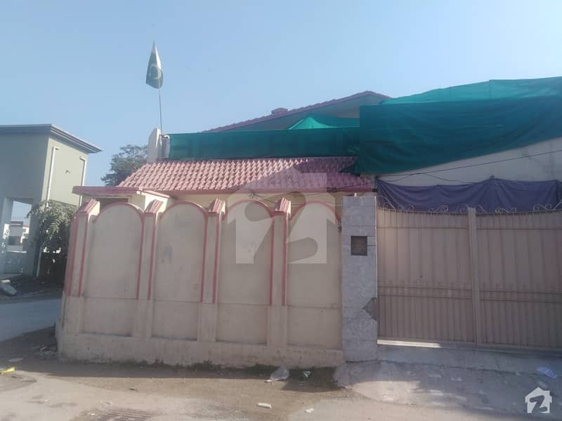 حیات آباد فیز 2 - جی4 حیات آباد فیز 2 حیات آباد پشاور میں 6 کمروں کا 10 مرلہ مکان 2.55 کروڑ میں برائے فروخت۔
