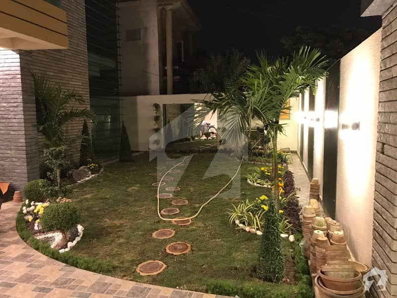 Phase 7 500 Sq Yard Bungalow For Urgent Sale