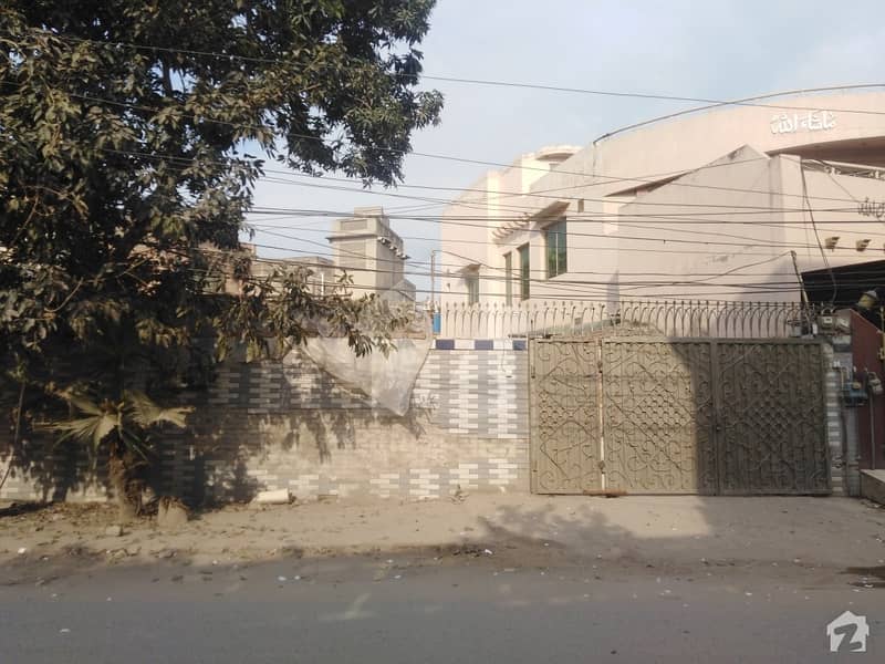 سمن آباد لاہور میں 15 مرلہ رہائشی پلاٹ 3.2 کروڑ میں برائے فروخت۔