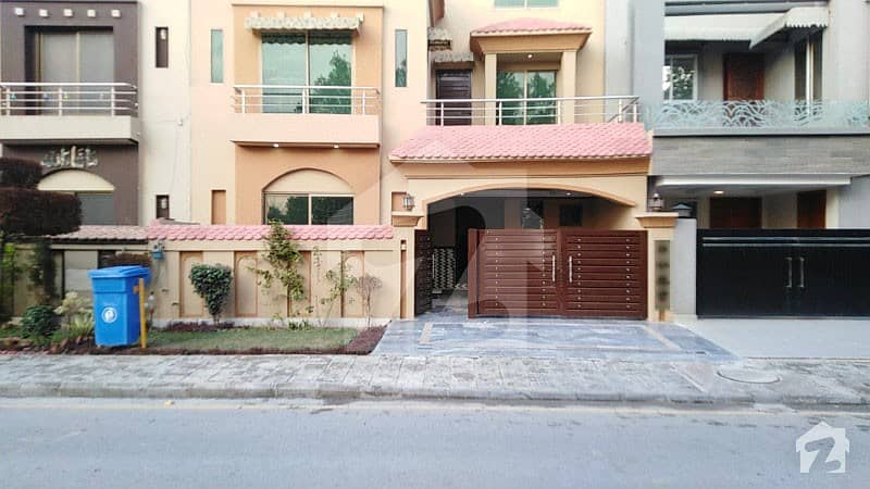 5 Marla Facing Park House For Sale In Eastern Block Bahria Orchrad Phase 1