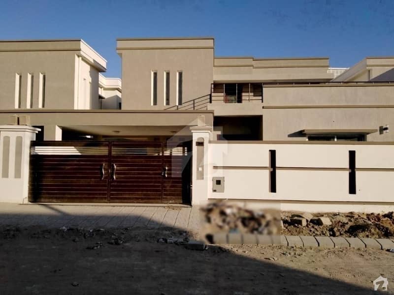 فالکن کمپلیکس نیوملیر ملیر کراچی میں 5 کمروں کا 14 مرلہ مکان 4.75 کروڑ میں برائے فروخت۔