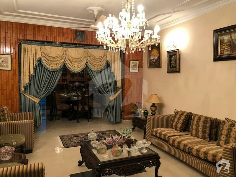Beautiful House For Sale In The Heart Of Islamabad Size 666 yard