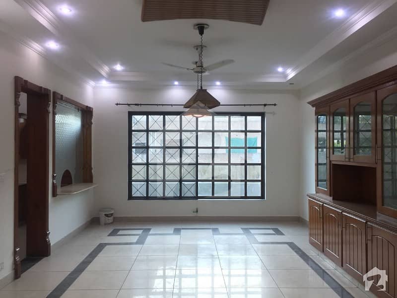 1 KANAL HOUSE GROUND FLOOR FOR RENT