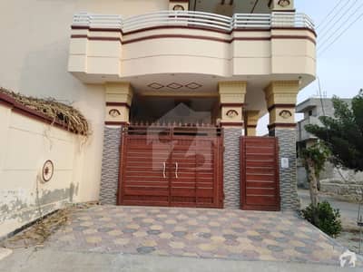 سٹار ولاز جہانگی والا روڈ بہاولپور میں 4 کمروں کا 12 مرلہ مکان 1.5 کروڑ میں برائے فروخت۔